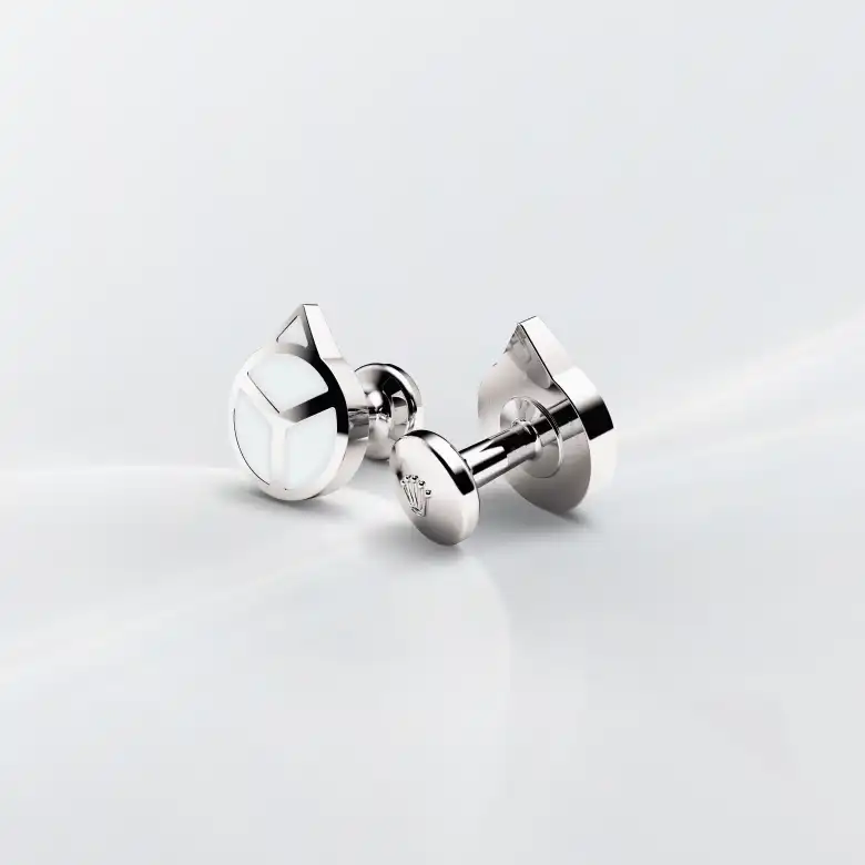 ‘Hand’ cufflinks