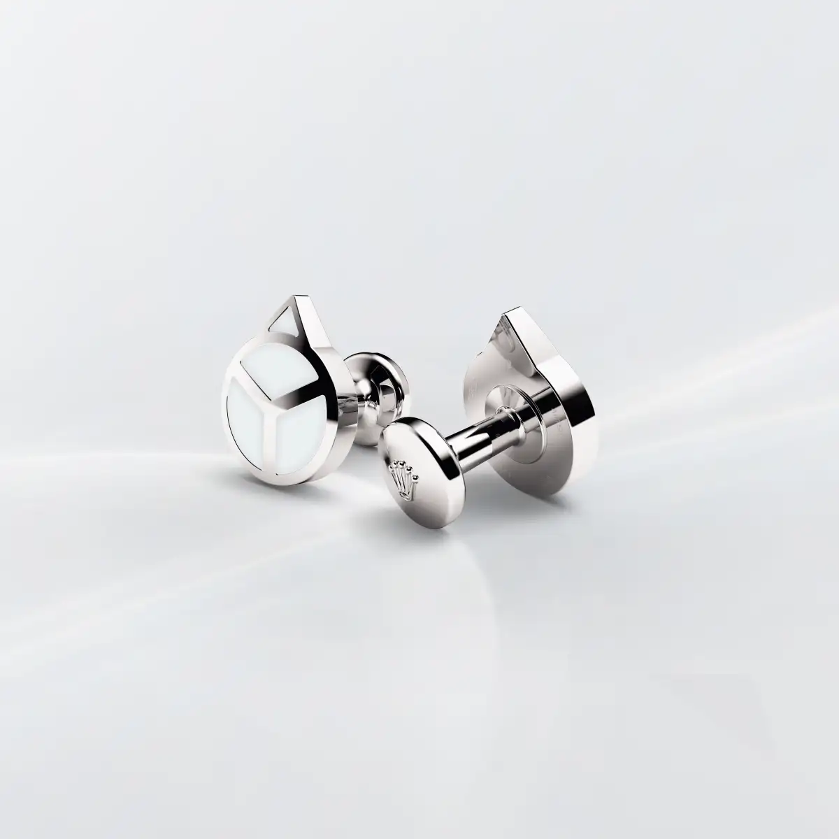 ‘Hand’ cufflinks