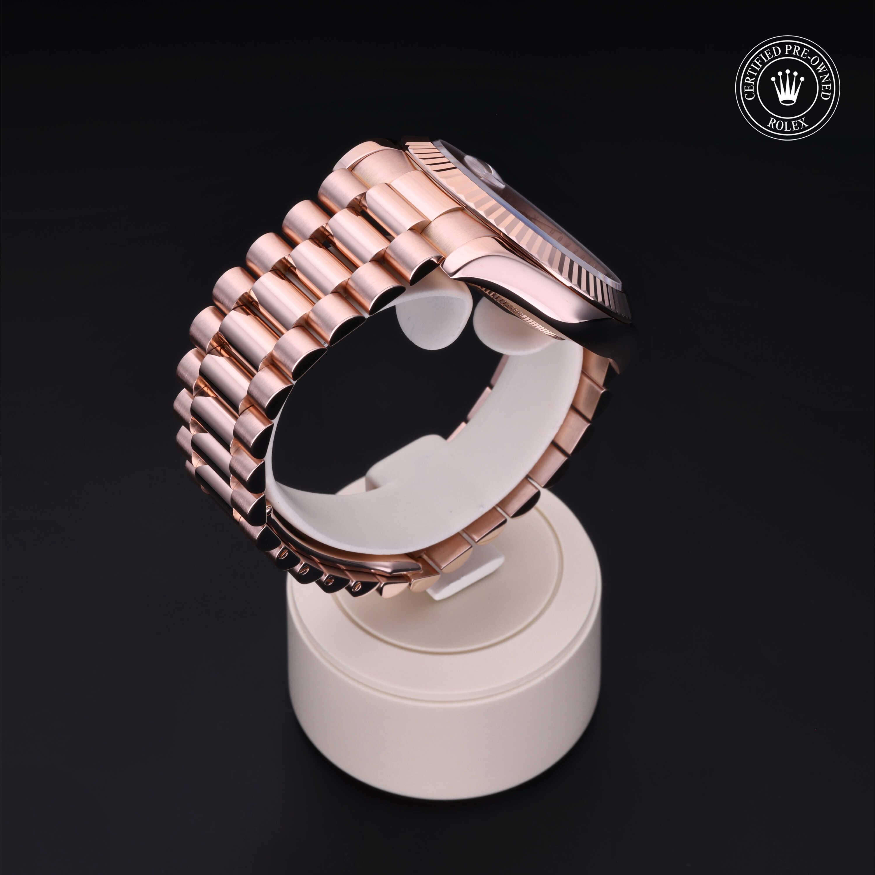 Oyster Perpetual Day-Date II 勞力士中古錶認證 2012, 41毫米, 18K紅金
型號: 218235