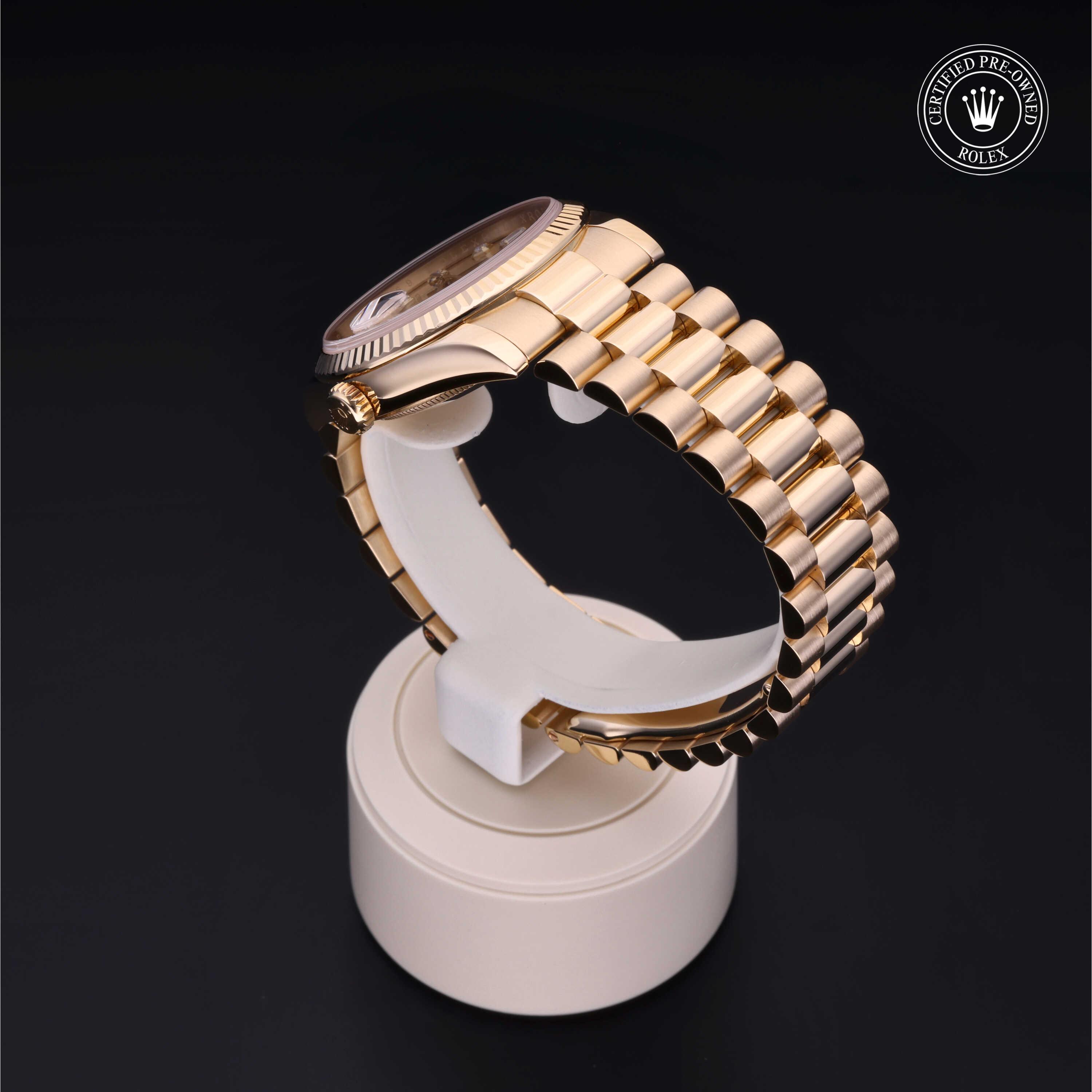 Day-Date 36 Rolex Certified Pre-Owned 2012, 36 mm, Gold 18 Carat Yellow
Reference: 118238