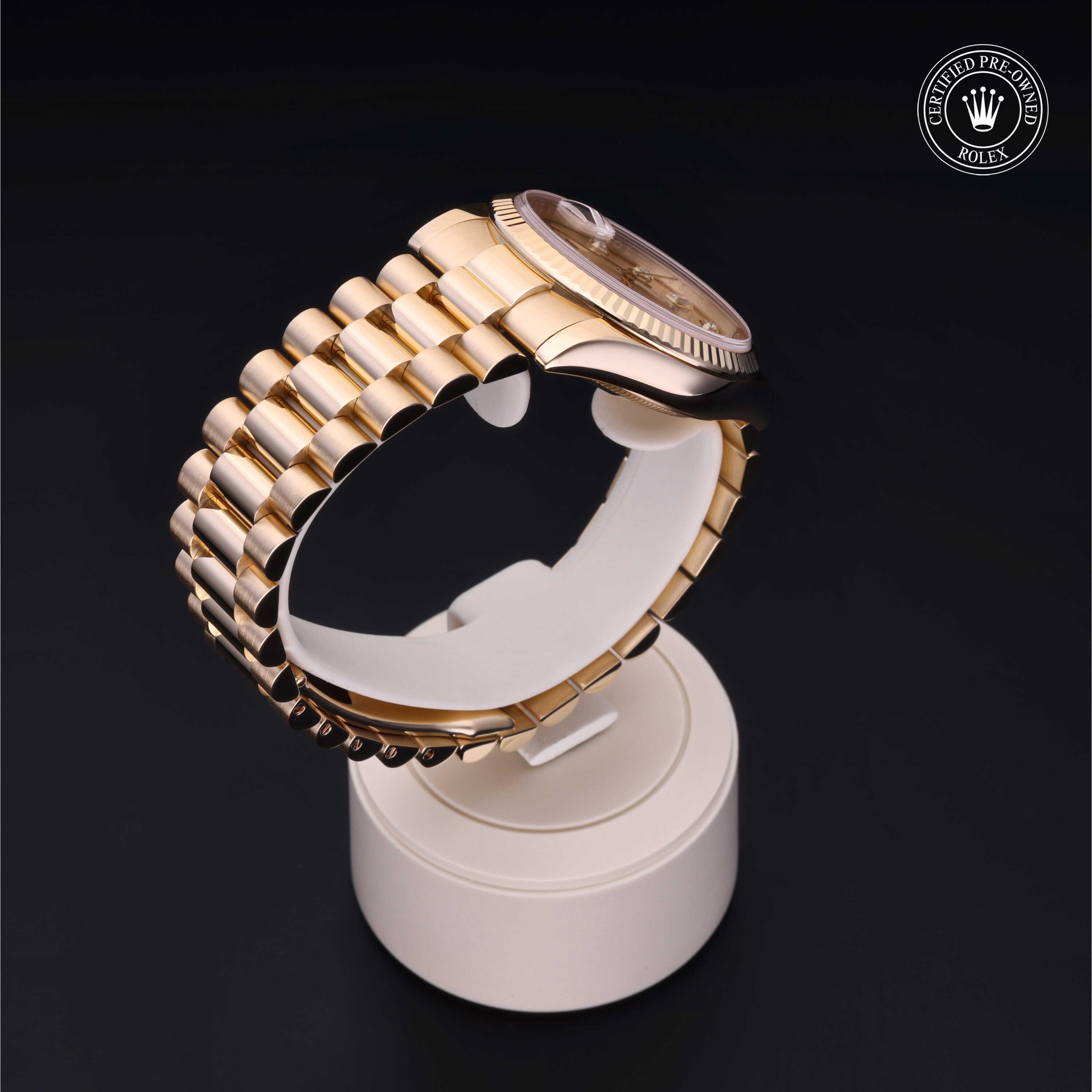 Day-Date 36 Rolex Certified Pre-Owned 2012, 36 mm, Gold 18 Carat Yellow
Reference: 118238