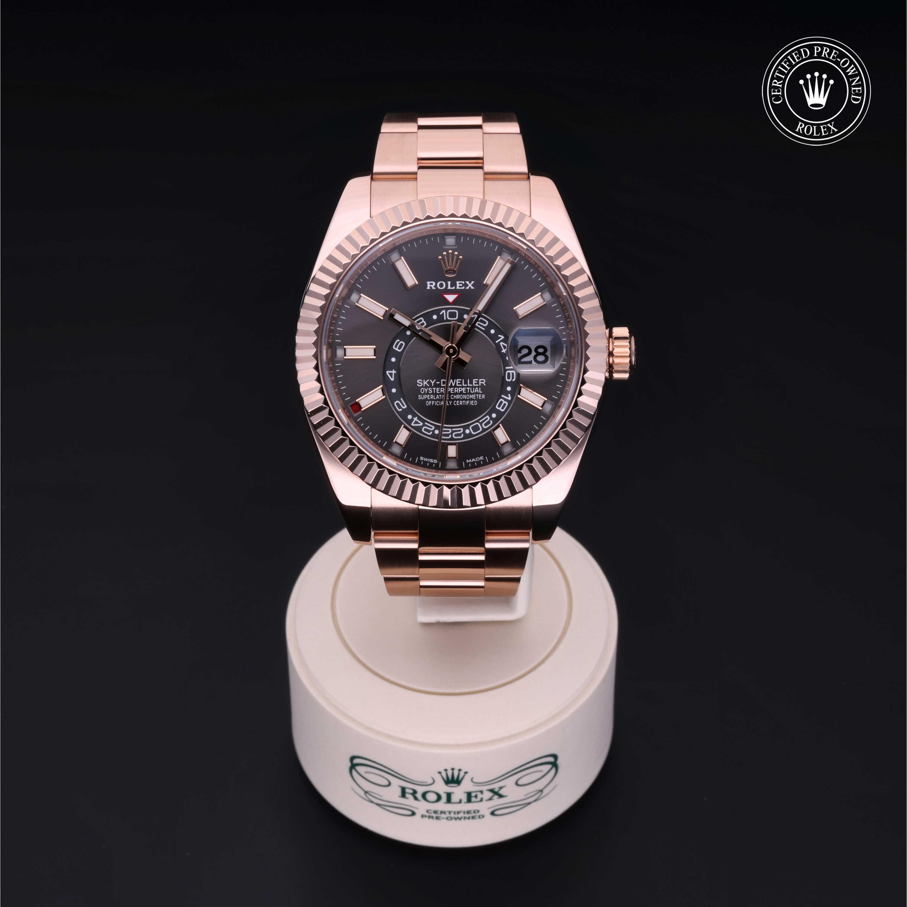 Sky-Dweller Rolex Certified Pre-Owned 2020, 42 mm, Gold 18 Carat Red
Reference: 326935
