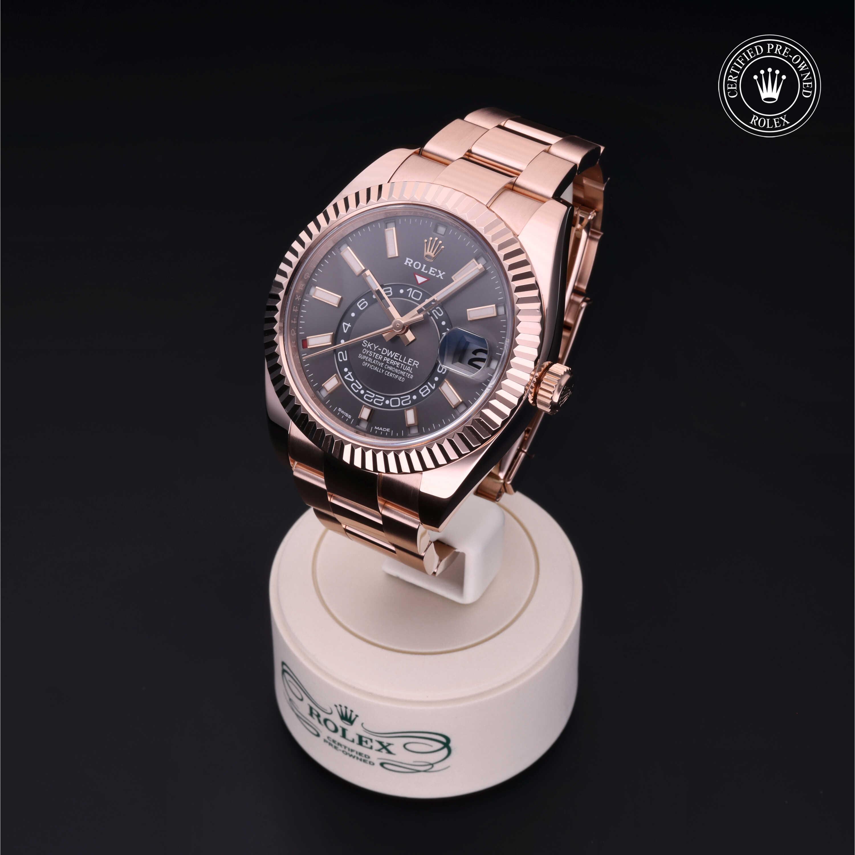 Sky-Dweller Rolex Certified Pre-Owned 2020, 42 mm, Gold 18 Carat Red
Reference: 326935
