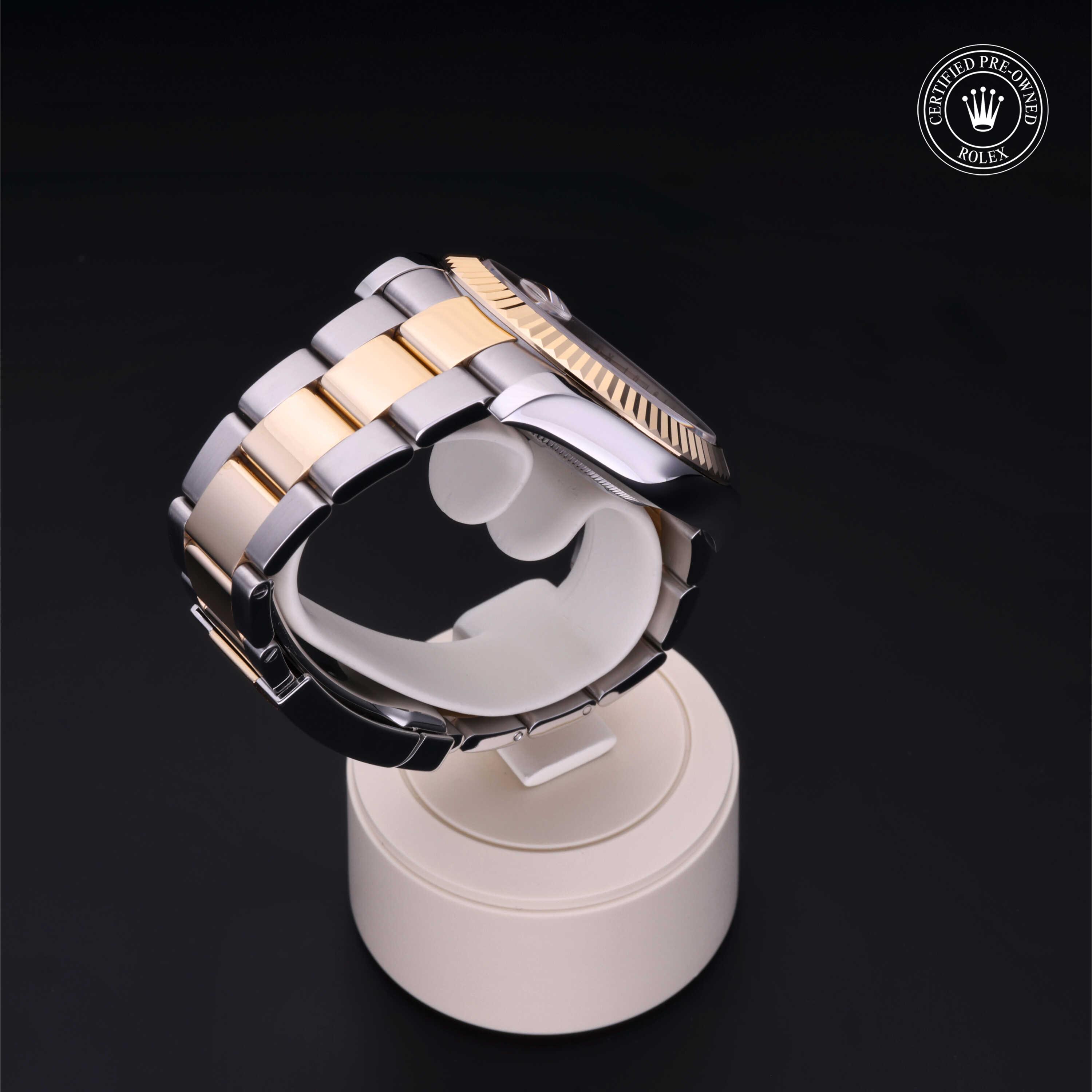 Datejust II Rolex Certified Pre-Owned 2011, 41 mm, Rolesor 18 Carat Yellow
Reference: 116333